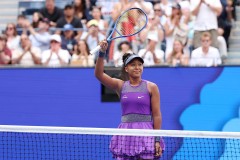 穆里尼奥欧冠滑铁卢后调整策略，力挽狂澜寻求翻身