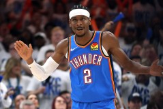 NBA休赛期阵容大洗牌：快船队领跑，火箭队紧随，湖人谨慎行动